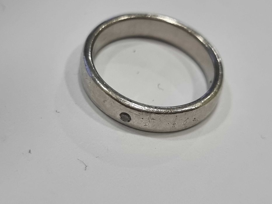 Сребърен пръстен с диамант