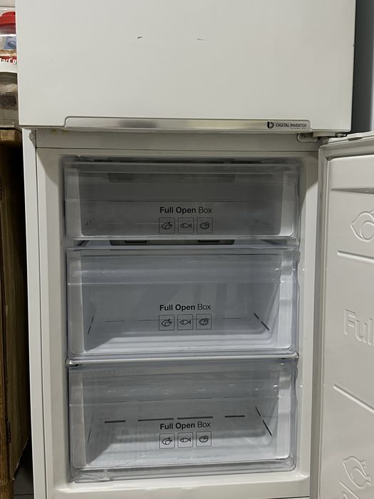 Холодильник Samsung