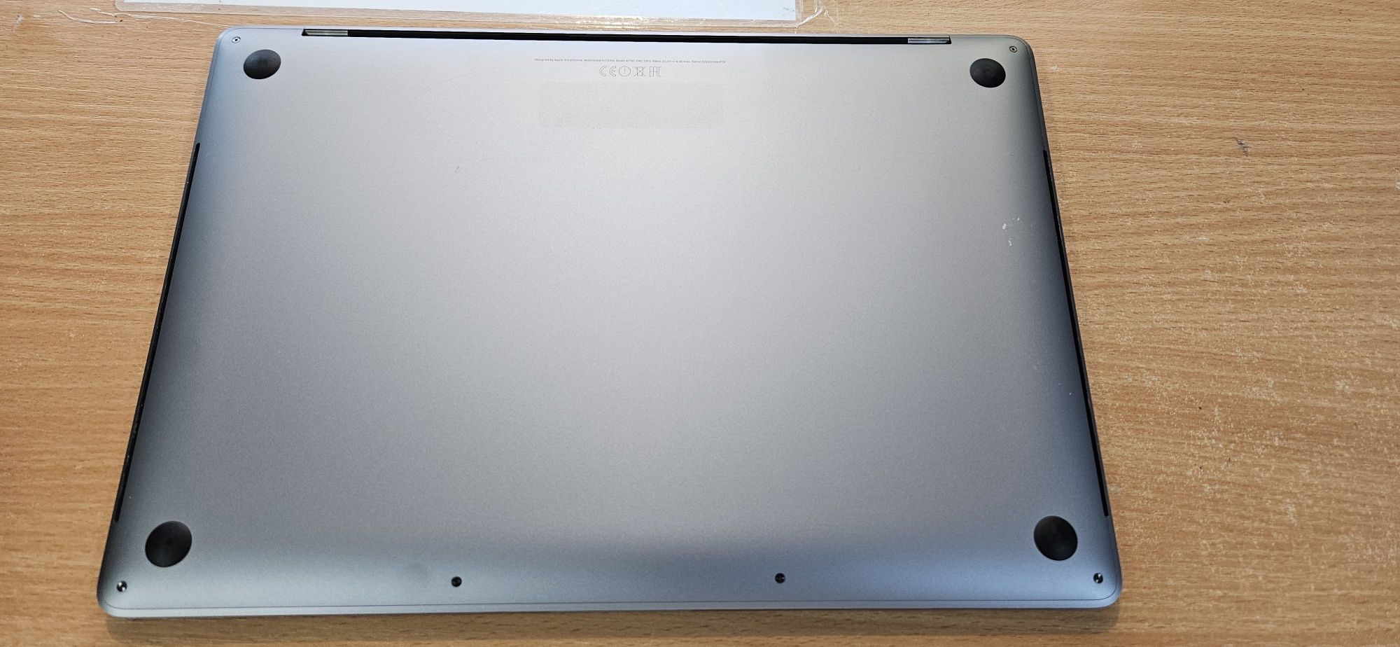 Macbook Pro A1707 ( Inteli7,512ssd,16gbram,radeonpro4gb)