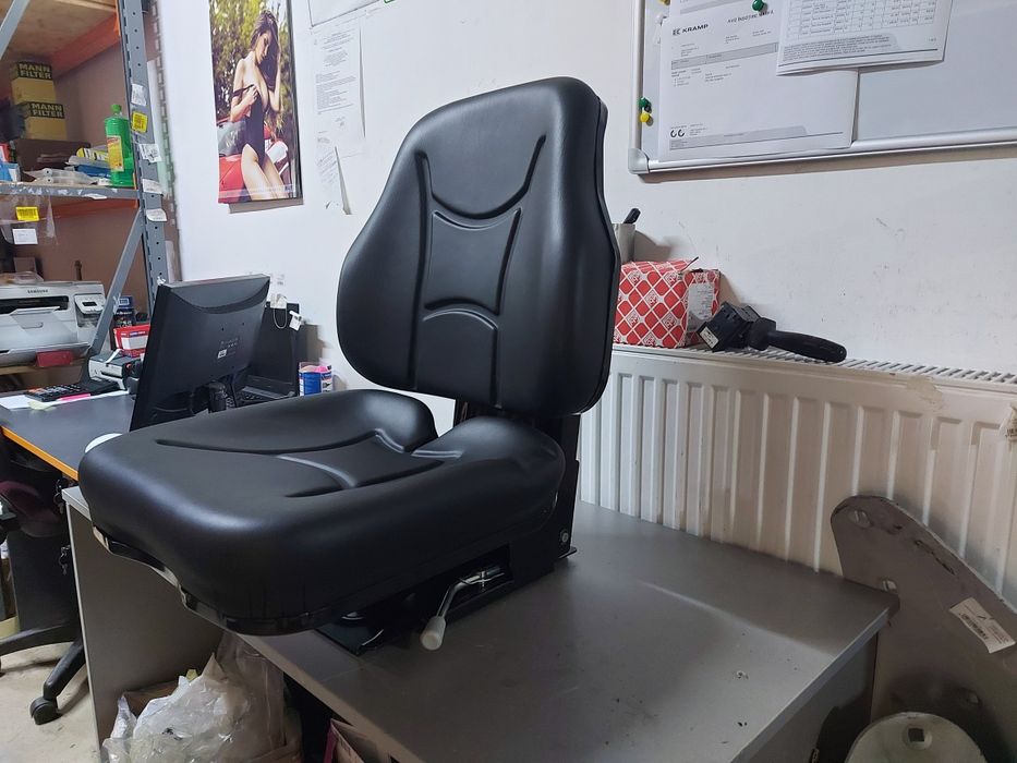 Scaun tractor suspensie mecanica, import Germania