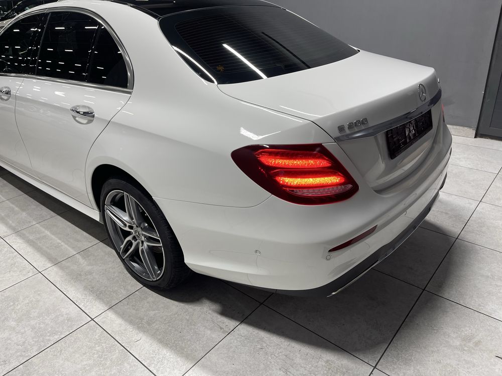 Mercedes benz W213 E200 4matic