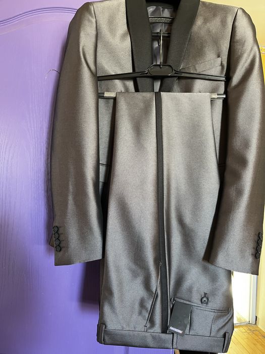 Нов костюм от Andrews