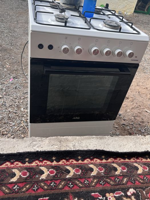 Продам газовую плиту