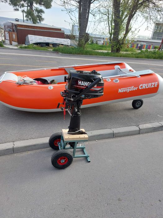 Лодка комплект със двигател