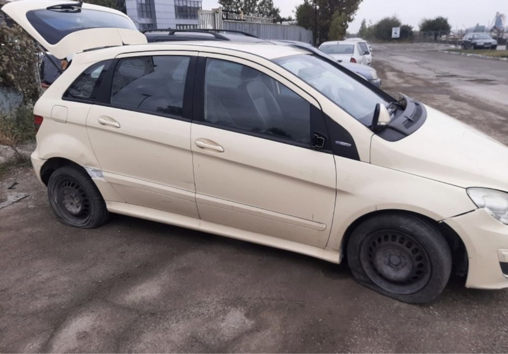 Mercedes B class 200 i на части