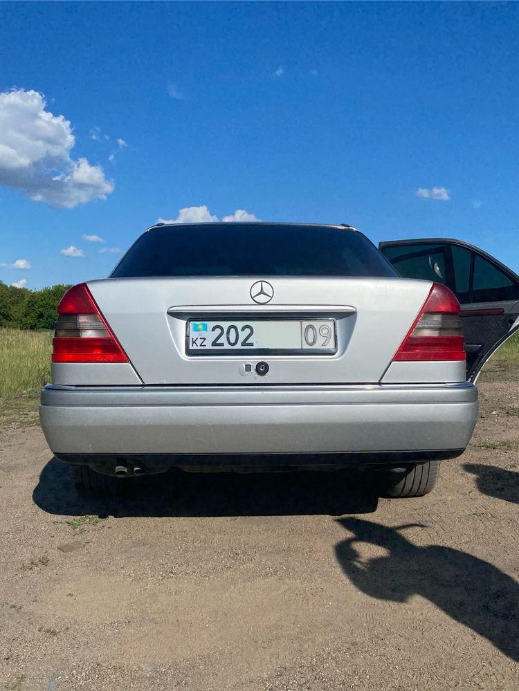 Продам бампера мерседес w202 до рест