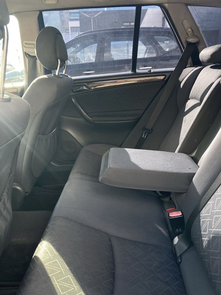Mercedes Benz C class 200