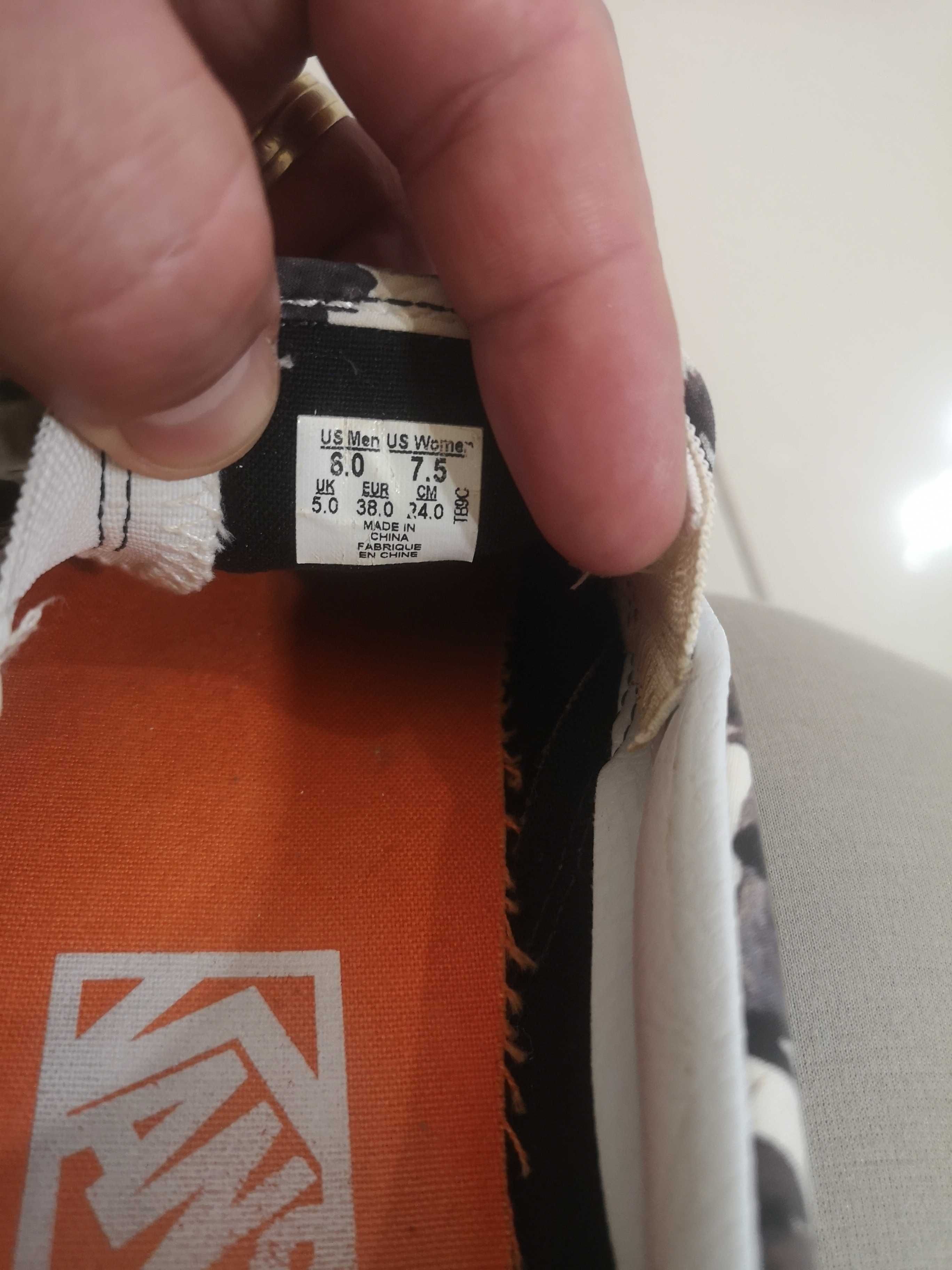 Incaltaminte Vans