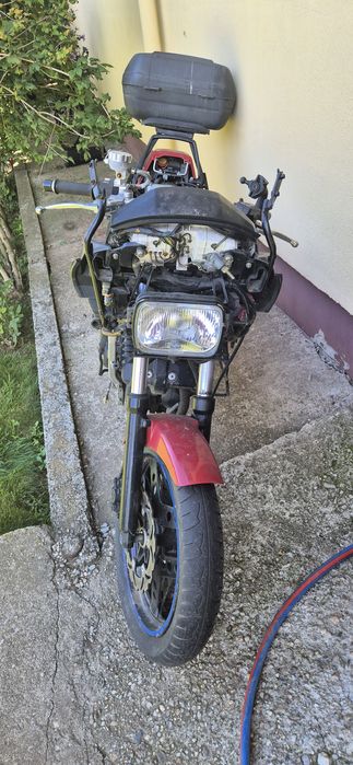 Vând Honda VF1000F pentru dezmembrat