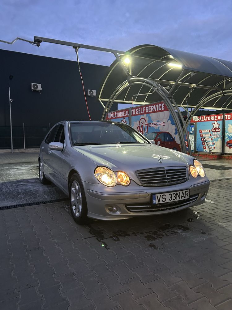 Vând Mercedes Benz