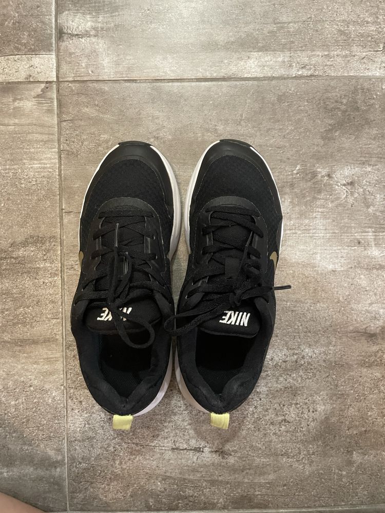 Nike дамски обувки