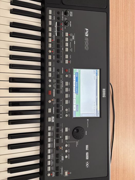 Korg Pa600 + husă originală – stare bună