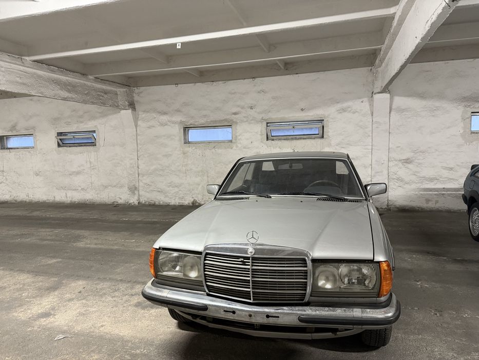 Mercedes W123 CE (Coupe)