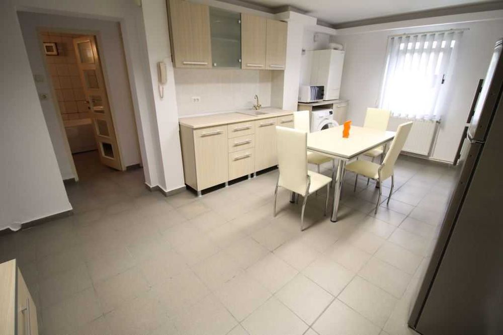 Apartament 3 camere str. Milcov nr. 9