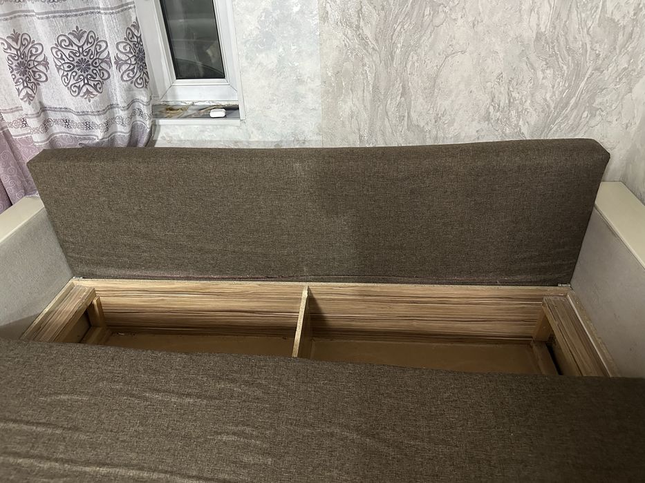 Продам диван в нормальном состоянии