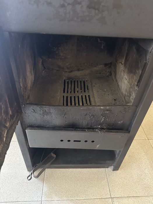 Продавам камина с бурии