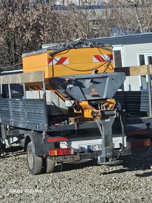 Vând 2 sararite epoky cu motor auxiliar capacitate 2 mc