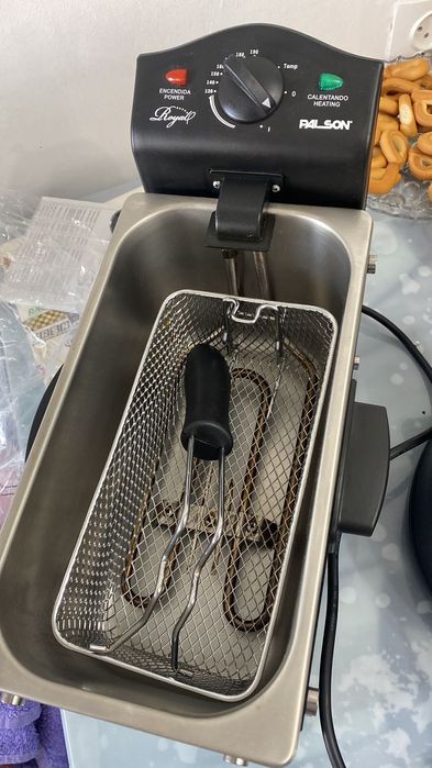 Фрютирница в хорошем состояние.