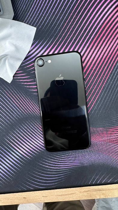 Продам iphone 7 256