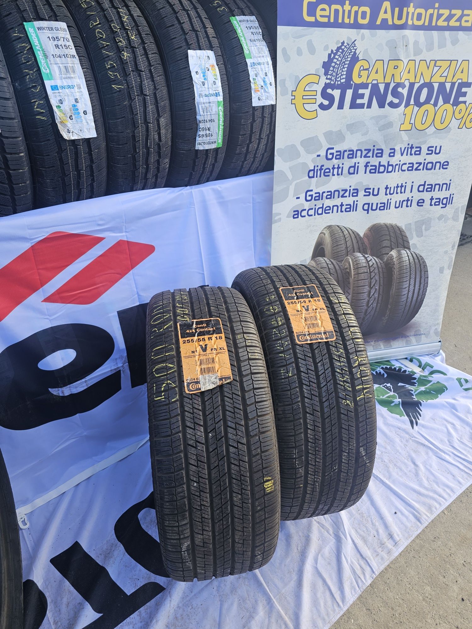 255/55R18 continental