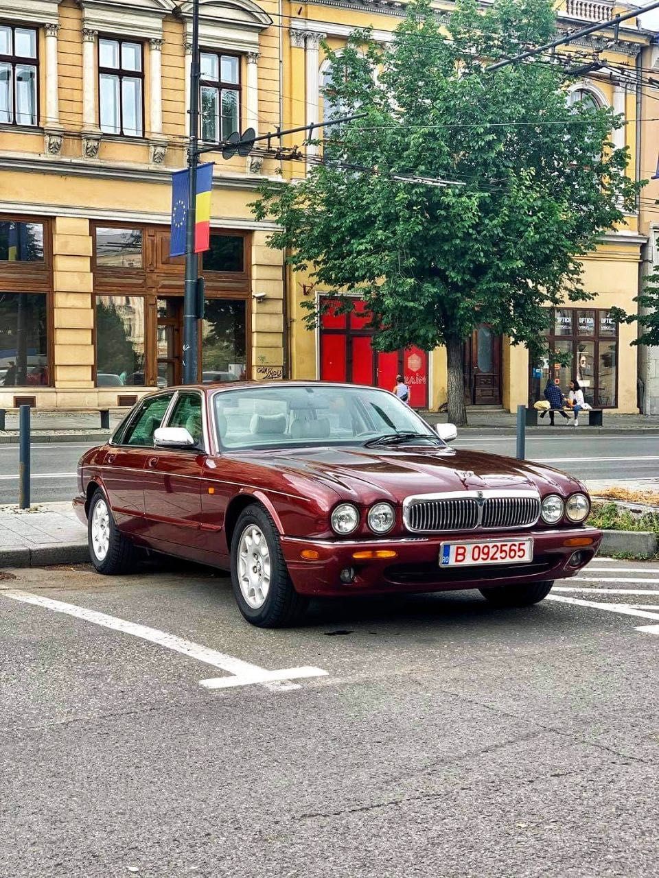 Jaguar XJ8 V8 4.0