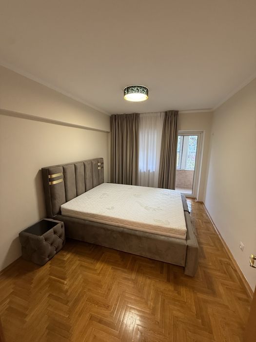Inchiriez apartament 4 camere Centru  Vechi Craiova