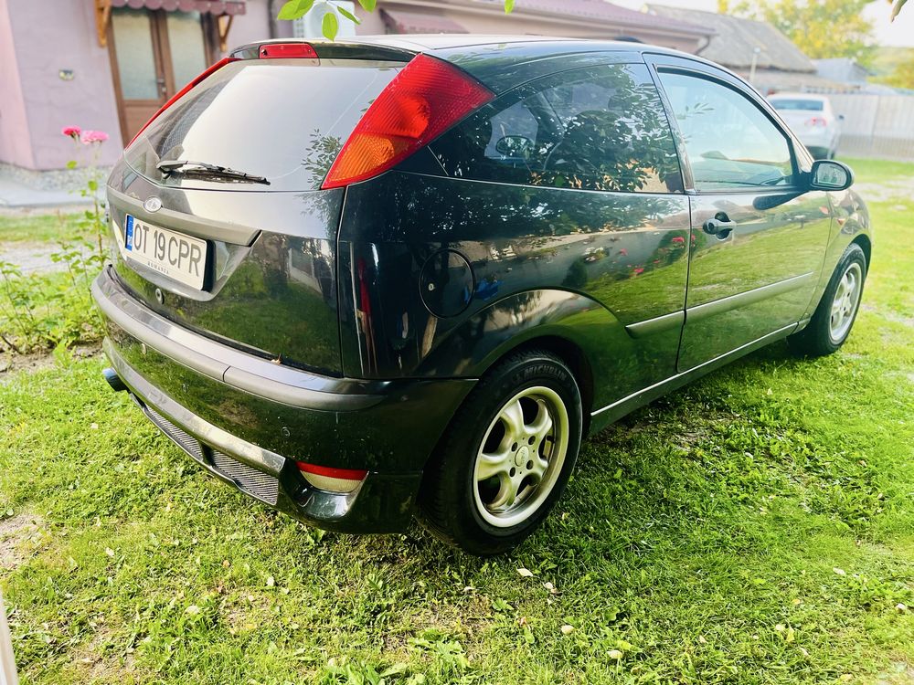 Vând Ford Focus 1.6 + GPL