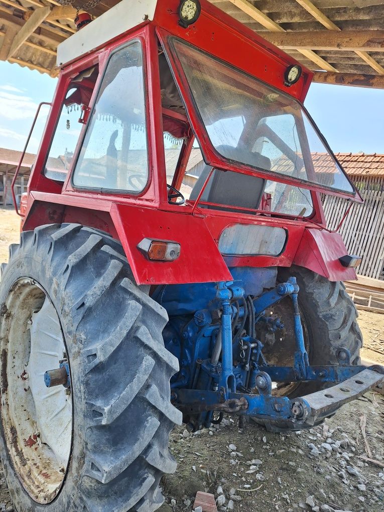 Tractor universal U 650