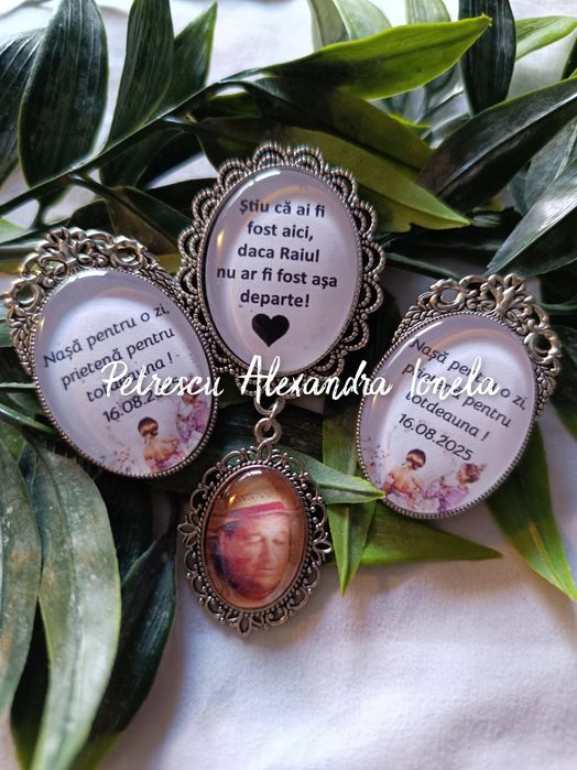 Broșe personalizate pentru buchetul miresei și al nasei