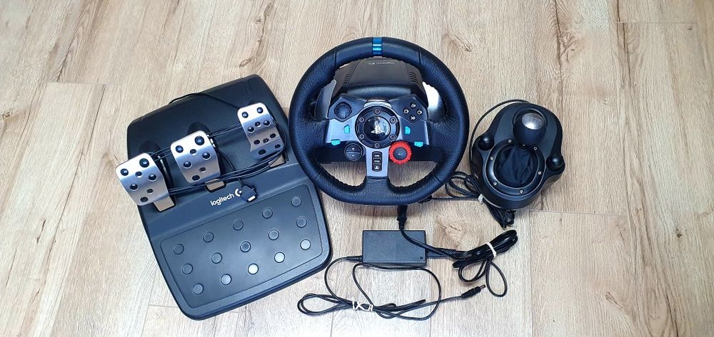 Gaming Volan Logitech G29 Volan+pedal+schimbător+adapter 

Funcționeaz