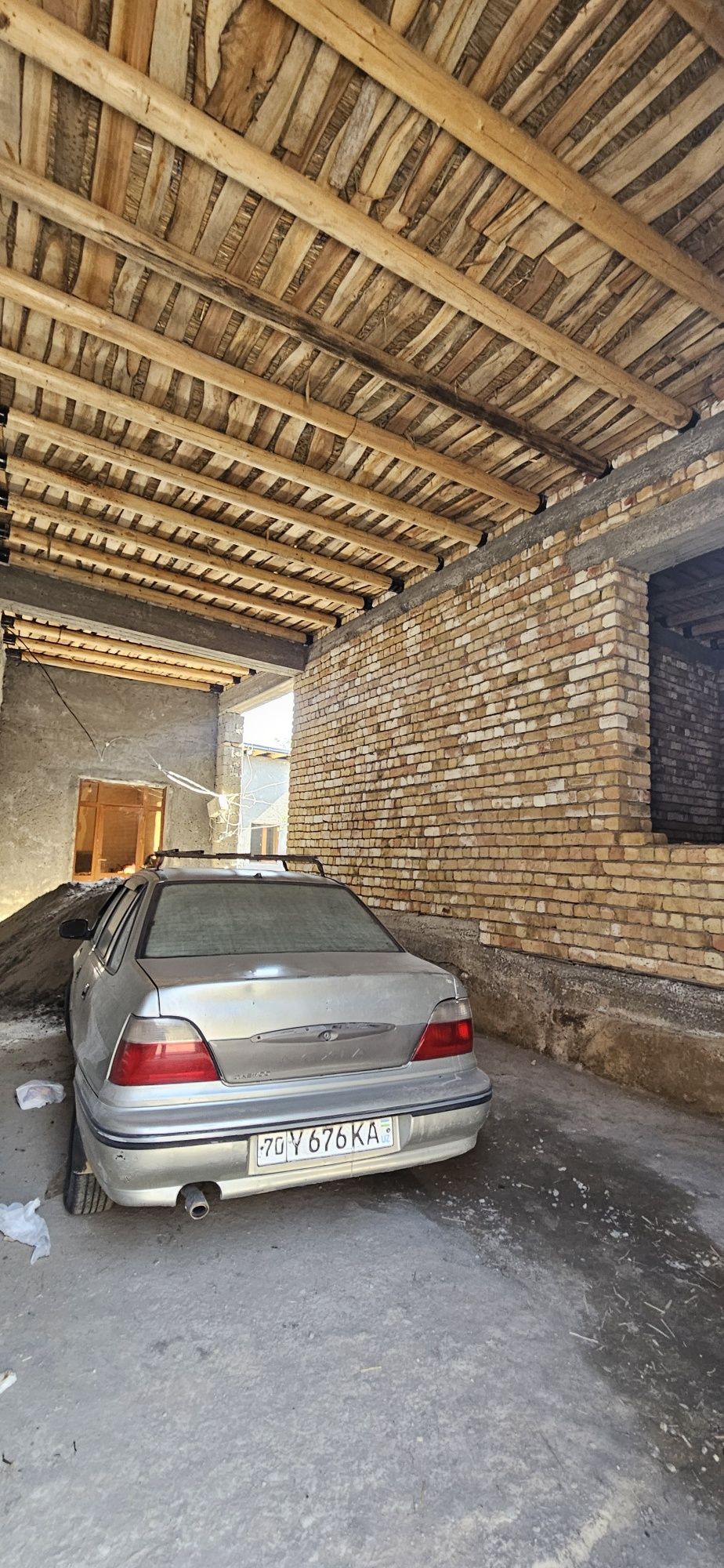 Продаётся дом 3.5 соток 6комнат 2 санузла каробка,ул Ахунбабаева