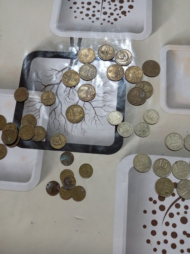 Продам советские манеты разные.