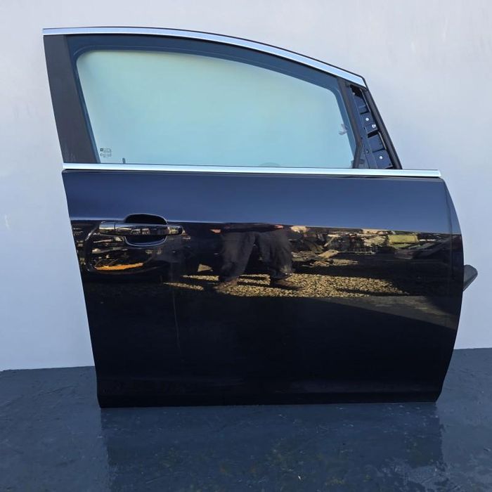 Portiera usa negru Z20R fata dreapta Opel Astra J