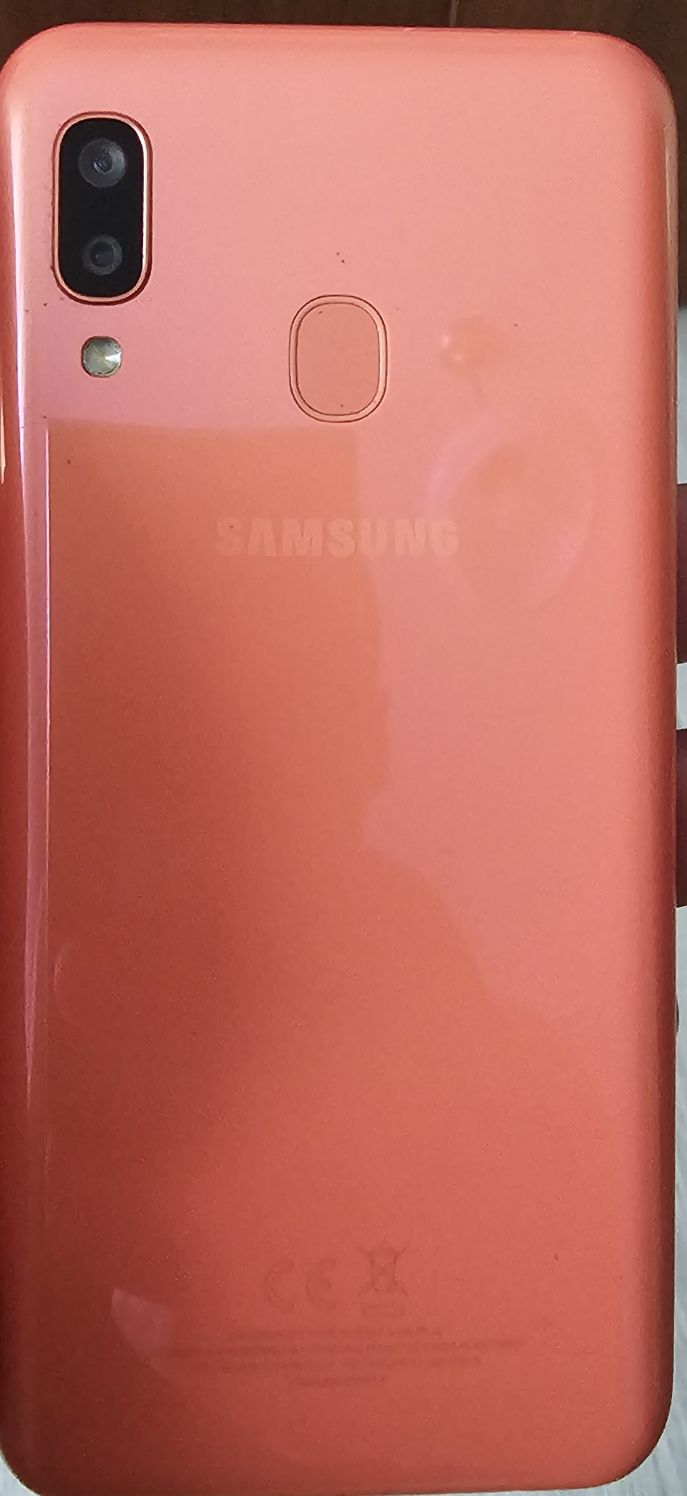 Продавам samsung А20e
