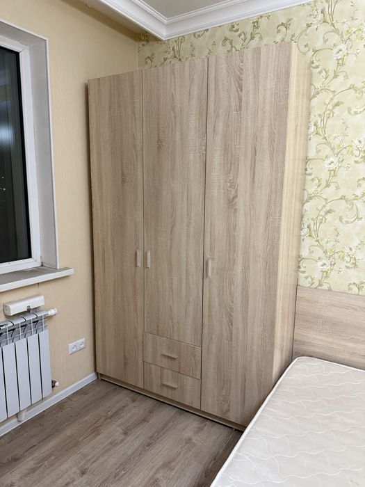 Шкаф бежевый продам