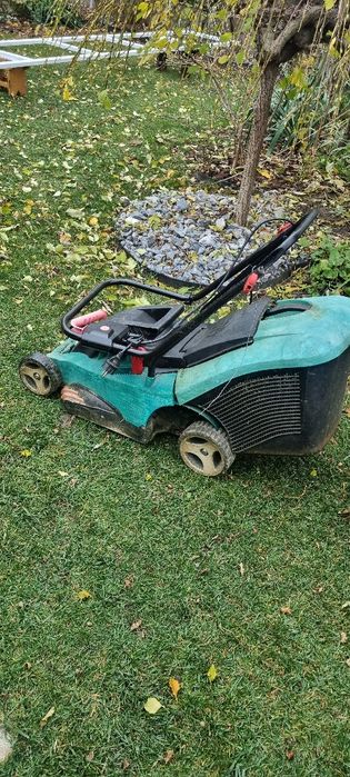 Masina de tuns gazon BOSCH