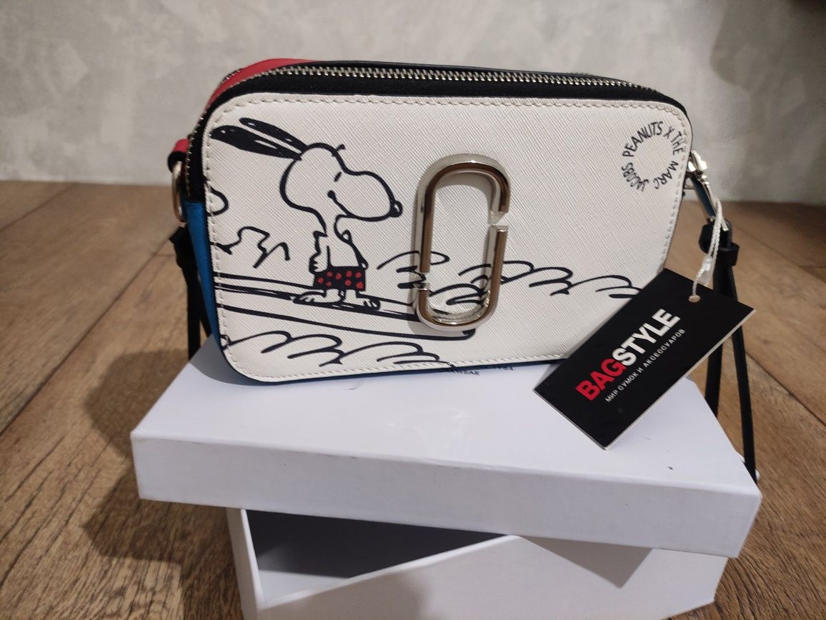 Marc Jacobs the snapshot peantus

snoopy