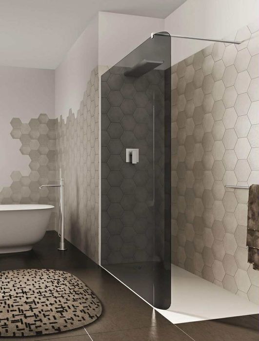 Sticlâ dus Walk-in dus