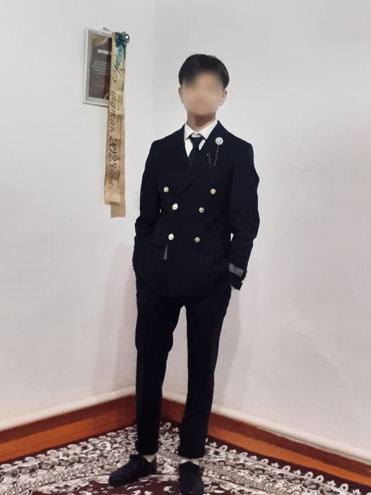 костюм от BAGLIANO.