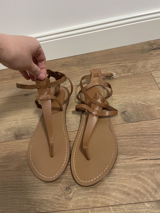 Sandale cu talpa dreapta Zara