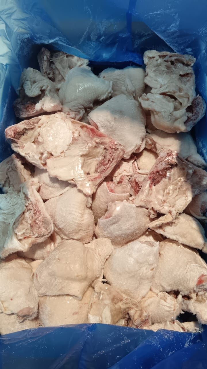 В продаже имеется мясо