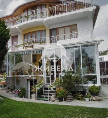 Триетажна къща в м-т Траката, Варна, РЗП: 350 кв.м