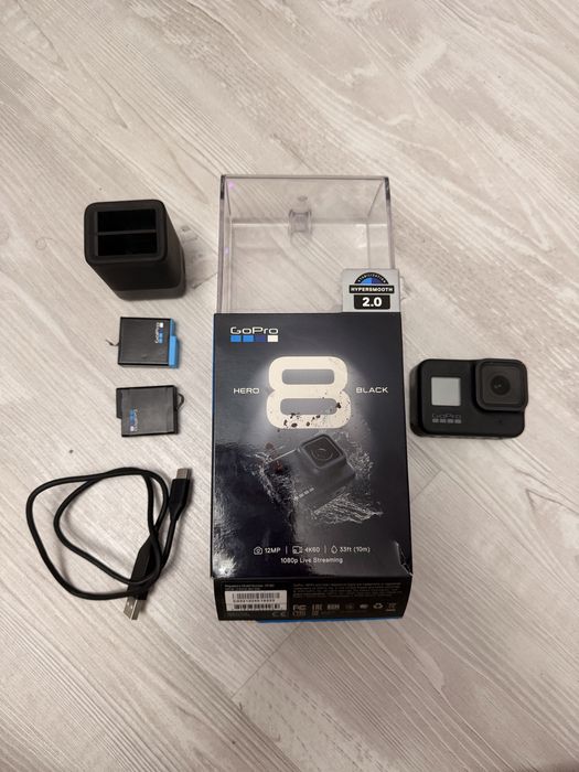 GoPro Hero 8 Black Bundle Fullbox, 2 baterii, cablu USB-C, Încarcător
