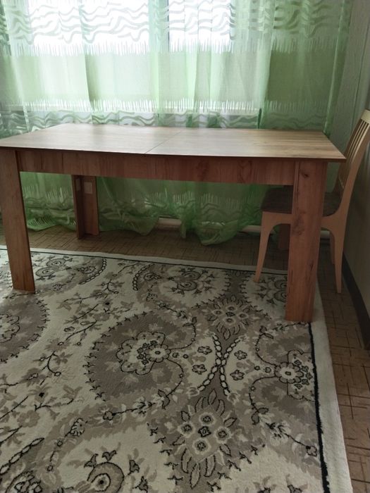 Продам стол в отличном состоянии. Самовывоз.