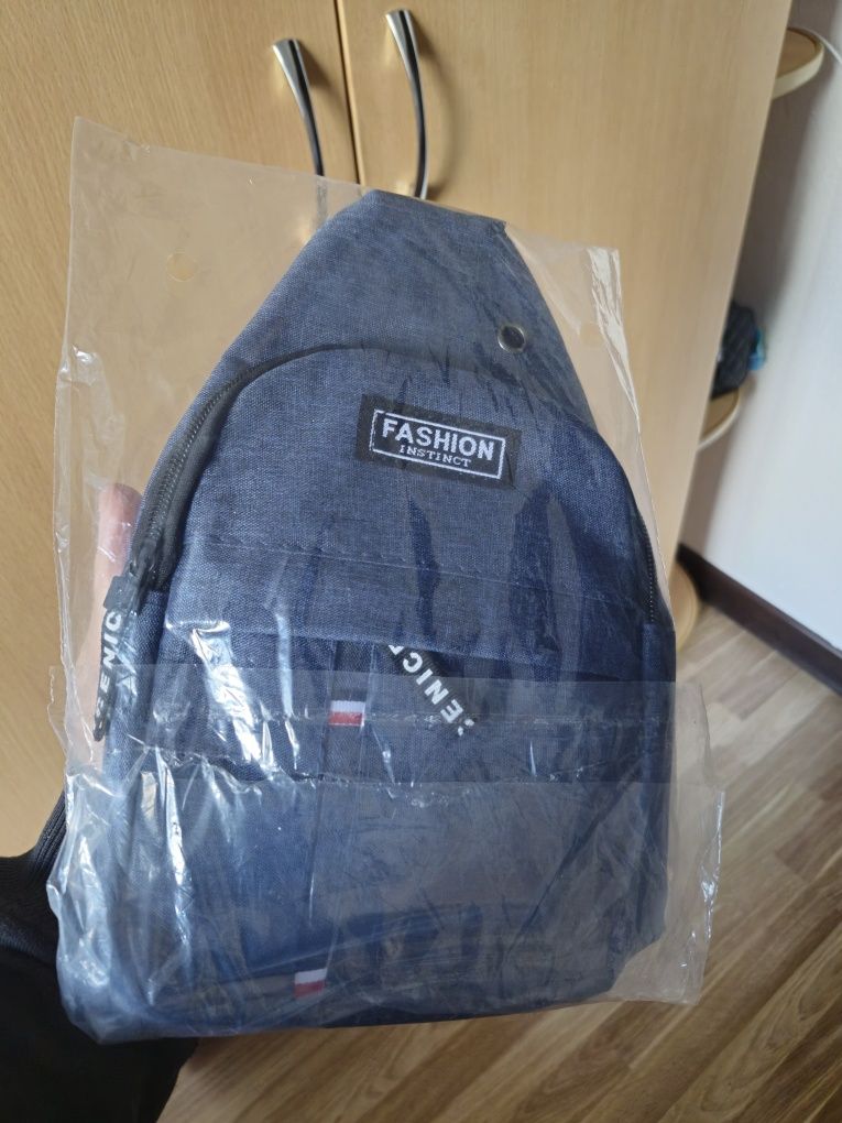 Продам барсетку новый