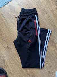 Pantaloni Adidas noi