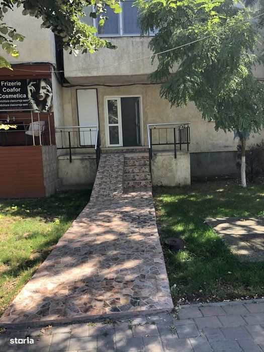 MANGALIA Inchiriez Spatiu Comercial-Birou, central, 13mp, St. cel Mare