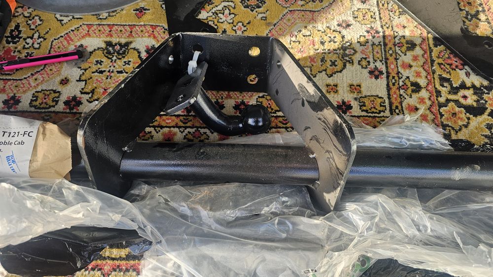 Фаркоп от Toyota hilux