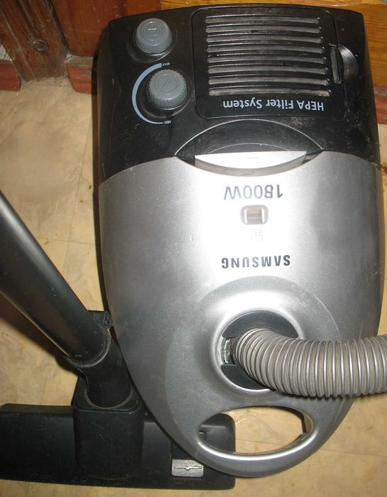 Пылесос SAMSUNG 1800w