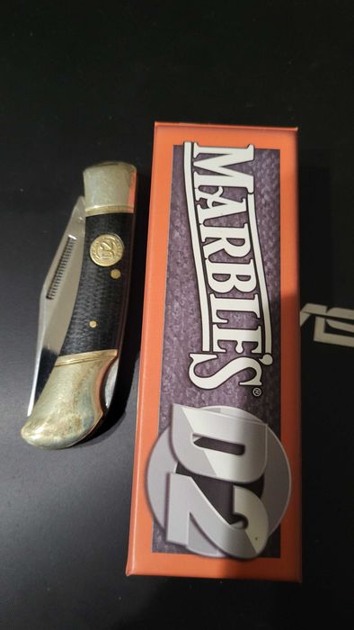 Продавам сгъваем нож Marbles D2